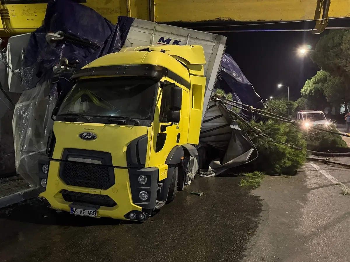 Manisa’da Vinç Kazası: Operatör Yaralandı