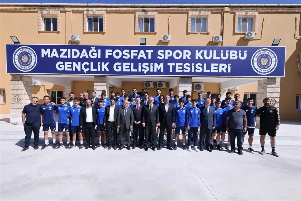 Mardin Valisi Akkoyun, Mazıdağı’nda Esnafı Ziyaret Etti