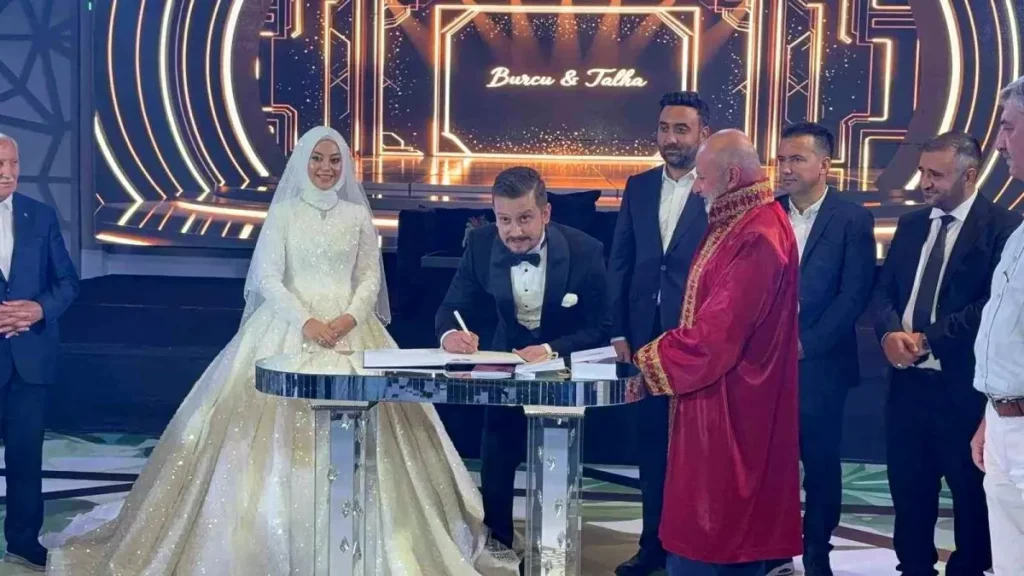 Nikah Kıvırcak Mutluluk: Burcu Adıgüzel Evlendi