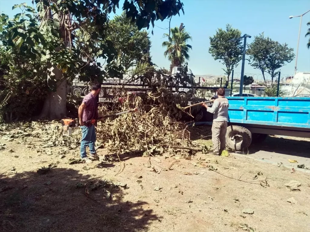 Mersin Akdeniz’de Parklar Yenileniyor