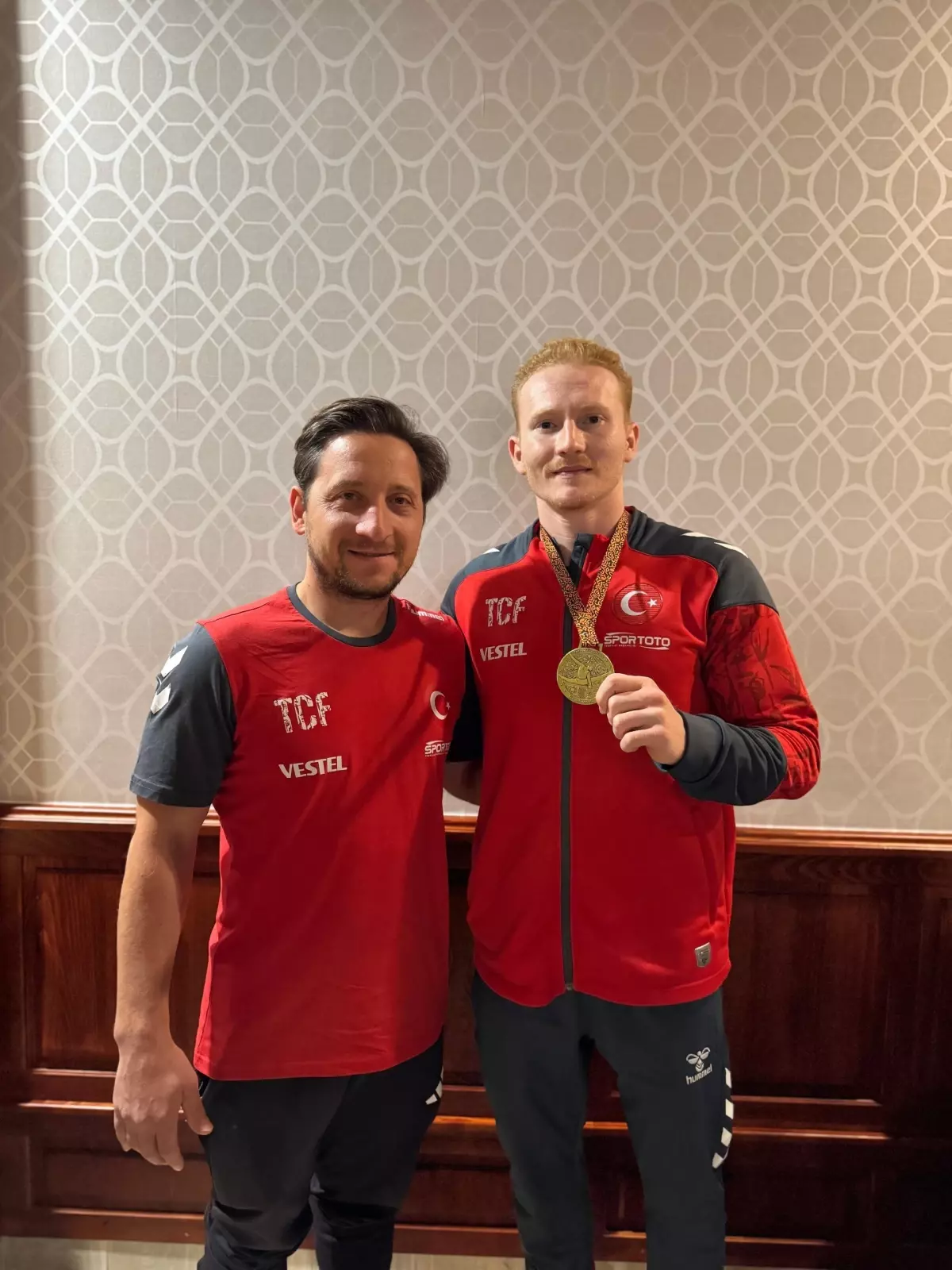 Milli Cimnastikçiler Altın Madalyayı Sahneledi