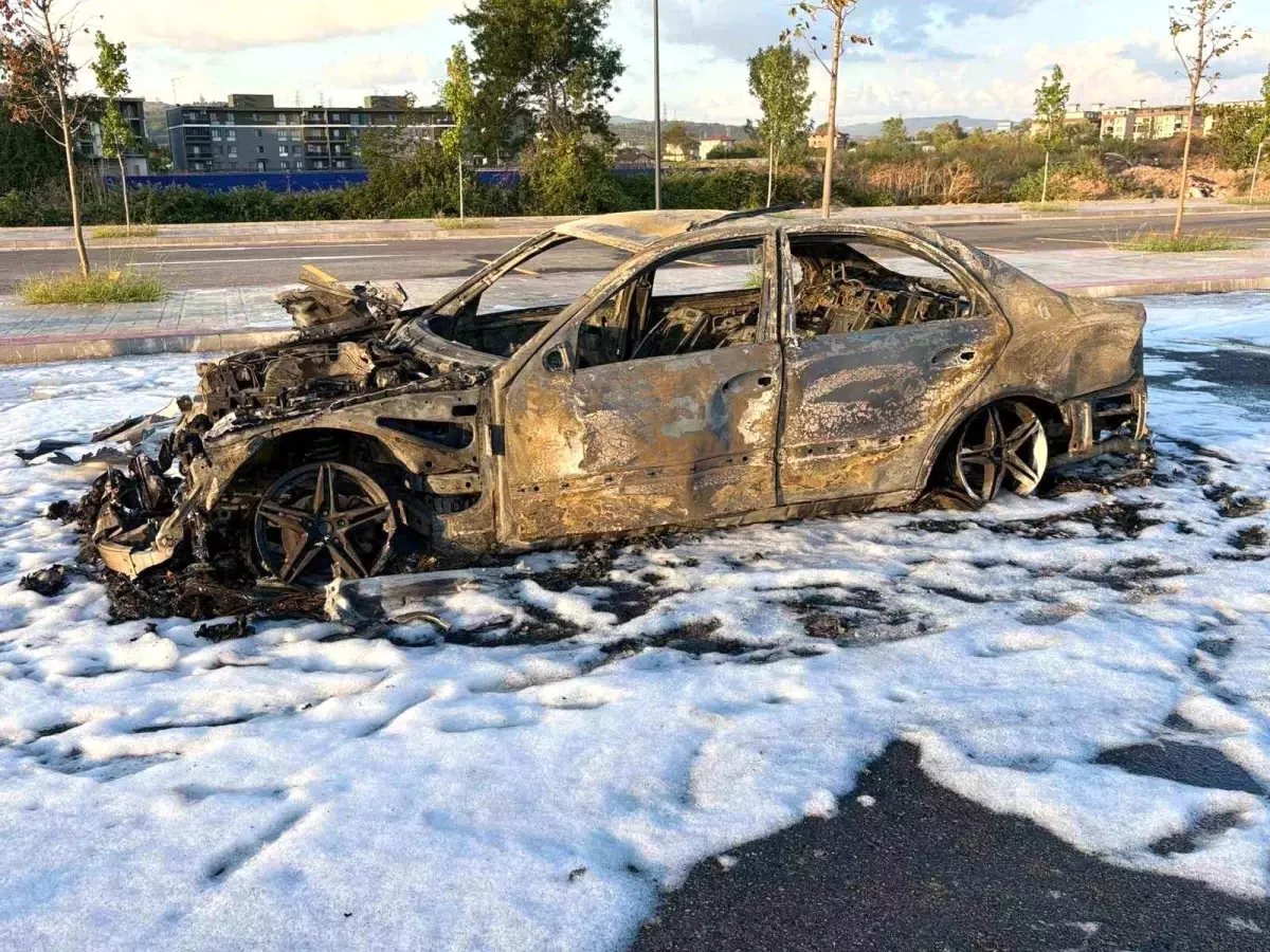 “Gümrük Krizi: Motor Arızalı Araç Alevlere Teslim”