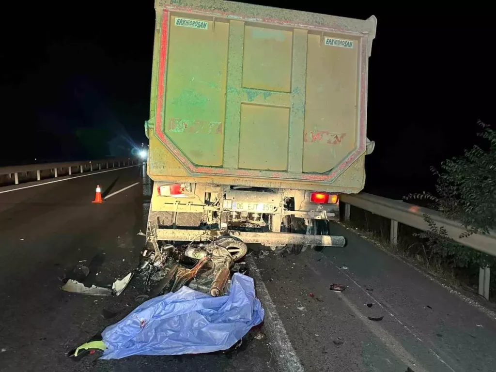 Trafik Kazasında Motosiklet Sürücüsü Hayatını Kaybetti