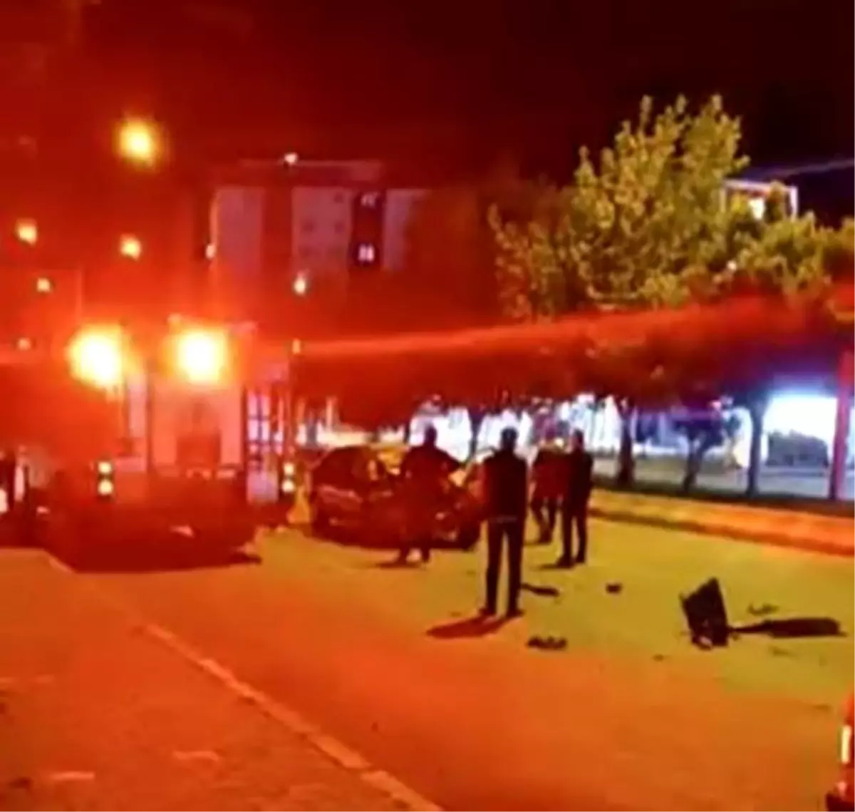 Muş-Bitlis Yolunda Otomobil Traktöre Çarptı: 1 Yaralı