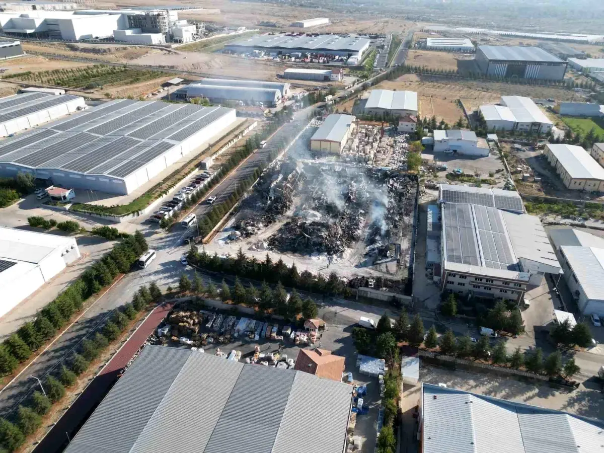 Niğde’deki Fabrika Yangını Kontrol Altına Alındı