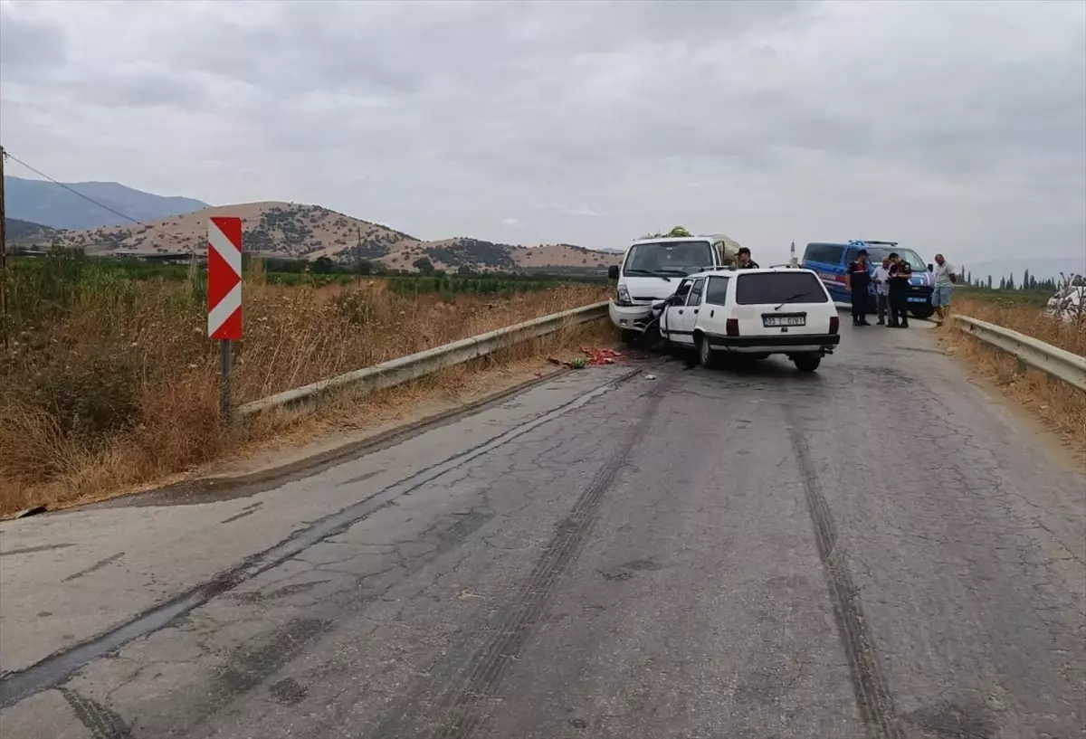 Trafik Kazasında 2 Kişi Yaralandı: Ödemiş’te Kaza