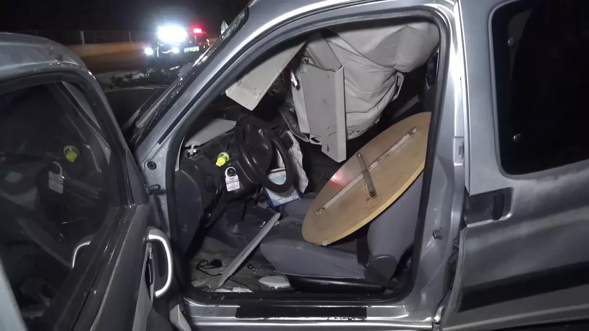 Trafik Kazasında 1 Ölü, 2 Yaralı