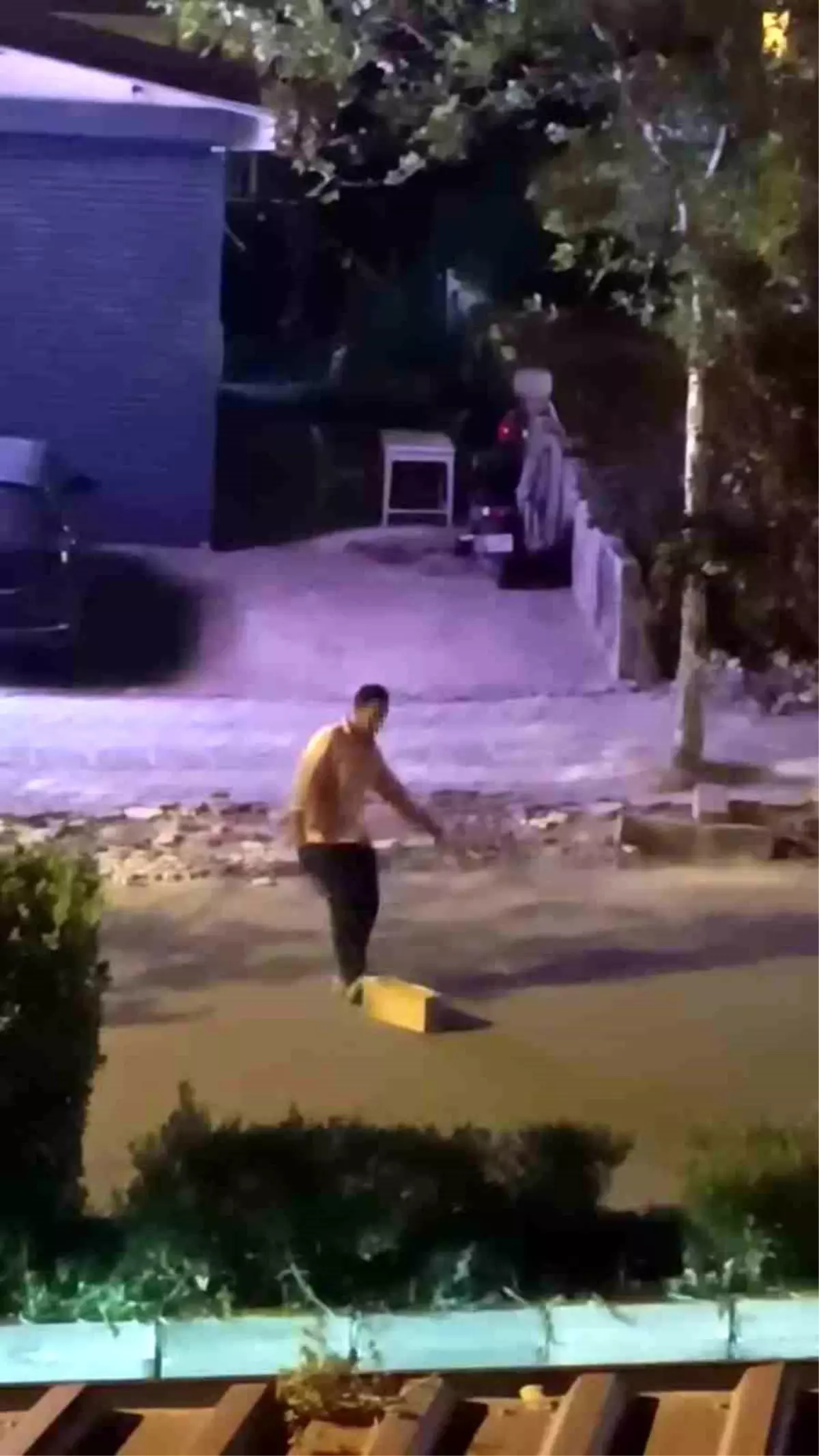 Trafik Güvenliğine Tehdit: Alkollü Şahıs Yola Taş Koydu