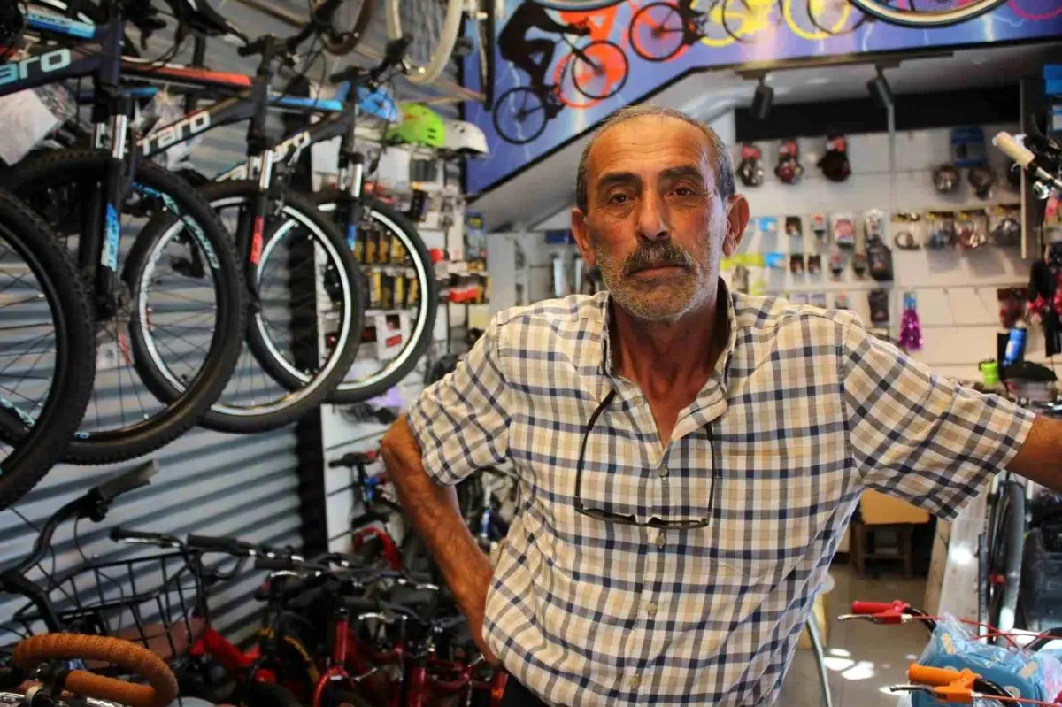 Bir Esnafın 48 Yıllık Bisiklet Serüveni