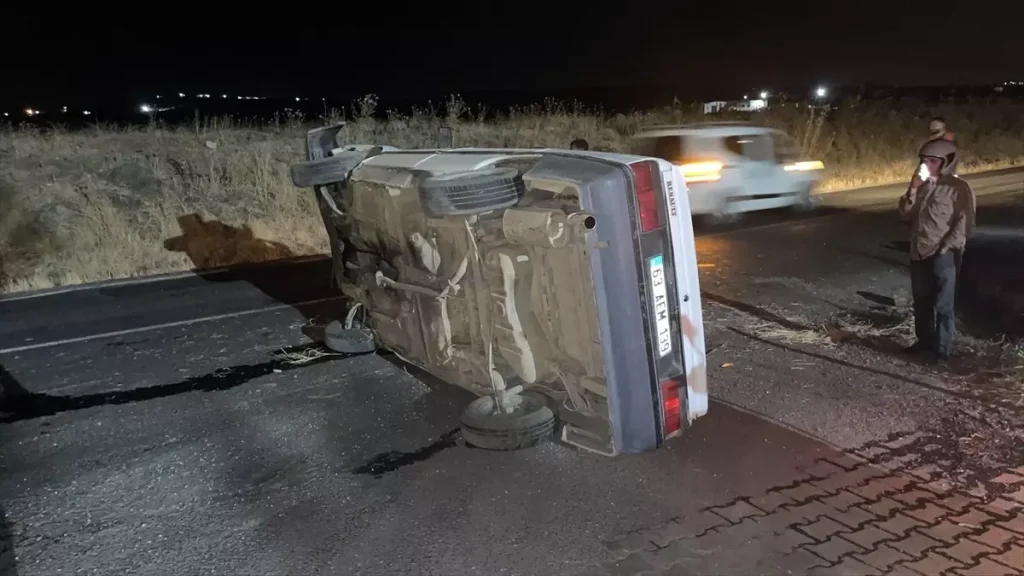 Şanlıurfa’da Otomobil Devrildi: 3 Kişi Yaralandı