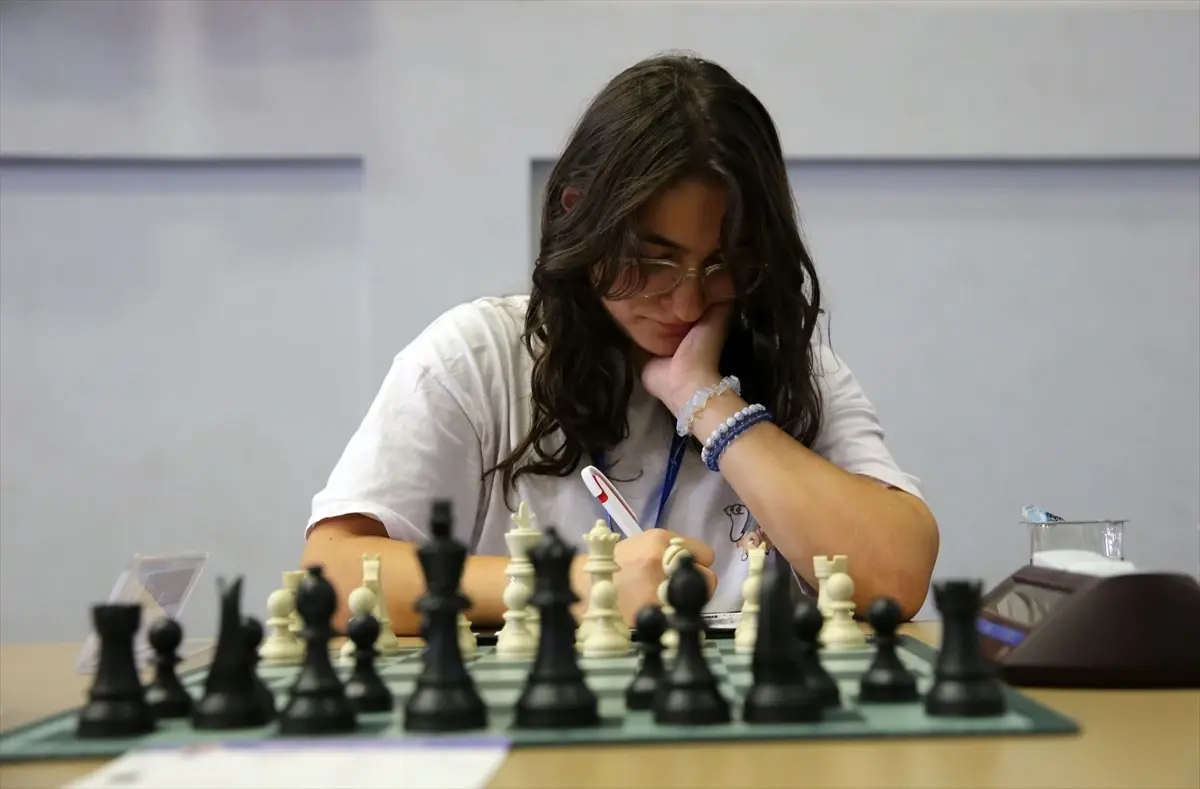 “Anne ve Kızından Satrançta Büyük Başarı”