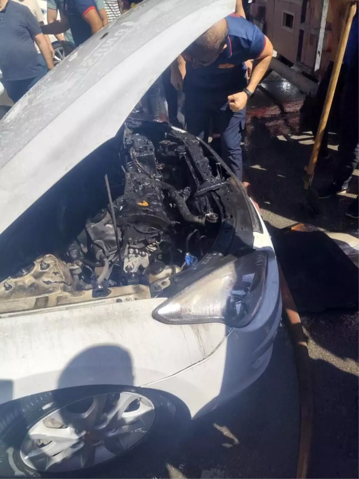 Siirt’te Seyir Halindeki Araç Alev Aldı