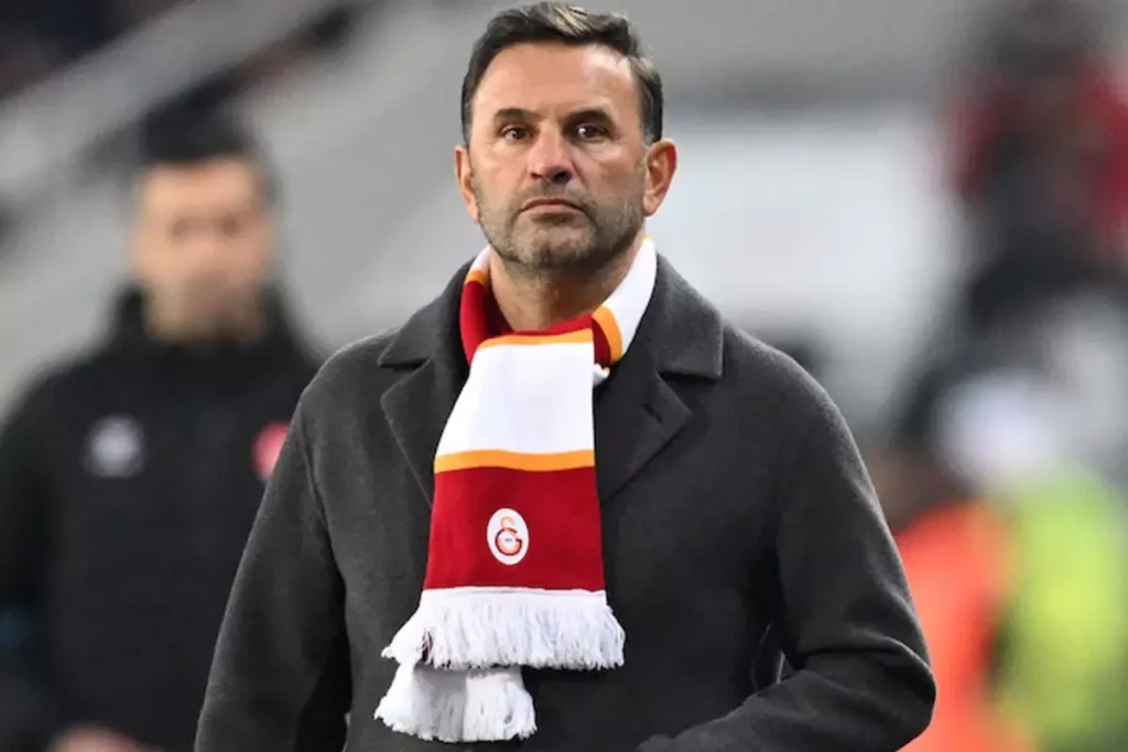 Galatasaray Taraftarı Okan Buruk’a Sert Çıktı