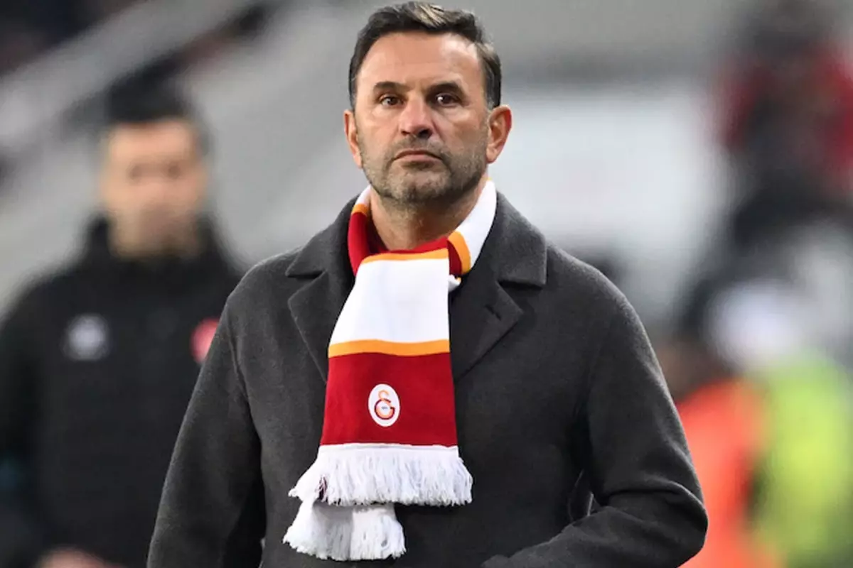Galatasaray Taraftarı Okan Buruk’a Sert Çıktı