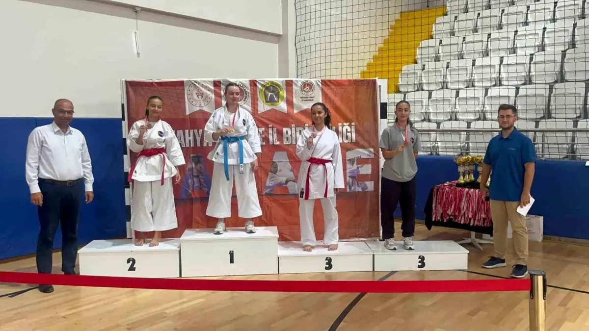 Kütahya’da Karate Ligi’nin İlk Ayağı Tavşanlı’da Başladı