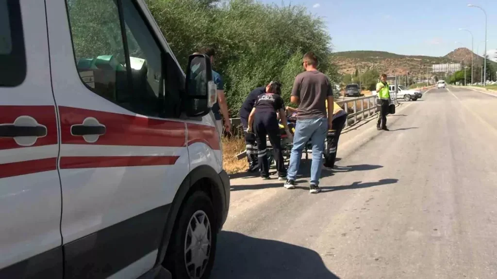 Kütahya’da Motosiklet Kazası: Sürücü Kask Sayesinde Kurtuldu