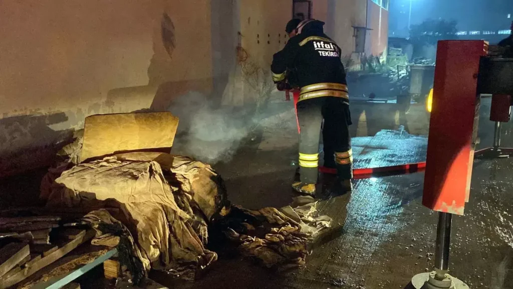 “Tekstil Fabrikasında Yangın Paniği”