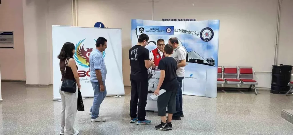 Terörle Mücadele Ekipleri Üniversitelileri Bilgilendirdi