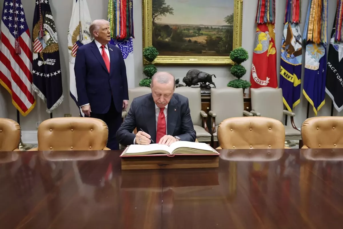 Trump’tan Erdoğan’a Dikkat Çeken Sandalye Jest