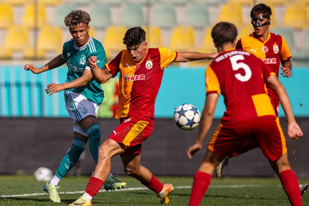 Galatasaray U19, Liverpool’a Direnemedi