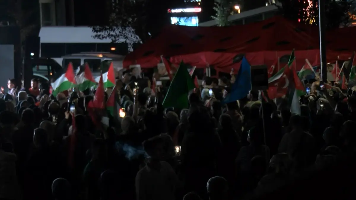 Üsküdar’da Sumud Filosu’na Destek Nöbeti