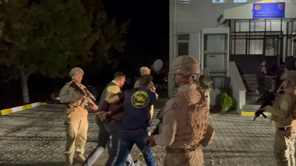 Van’da Silahlı Kavgaya İlişkin 2 Şüpheli Tutuklandı