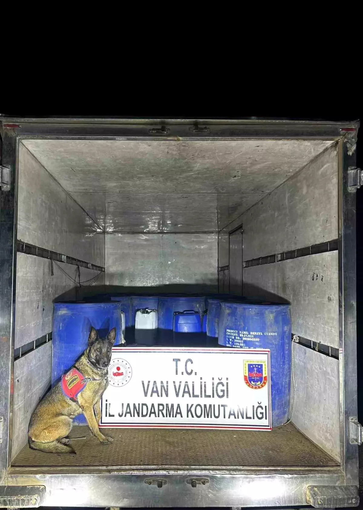 Van’da Büyük Miktarda Asetik Asit Anhidrit Ele Geçirildi