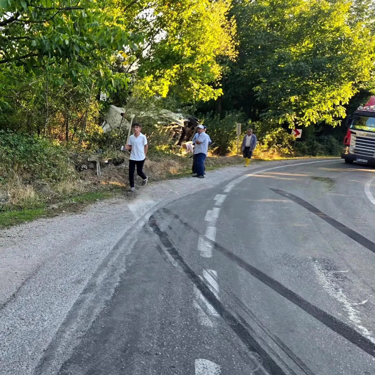 Tokat’ta Minibüs Devrildi: 2 Kişi Yaralandı