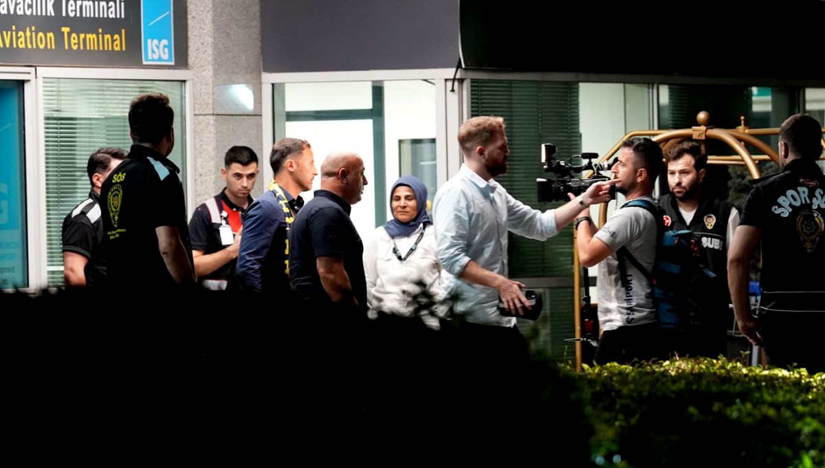 Fenerbahçe’nin yeni teknik direktörü Domenico Tedesco, İstanbul’a geldi