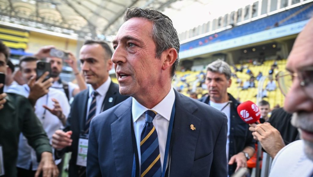 Fenerbahçe’de başkan Ali Koç ve yönetimi ibra edildi