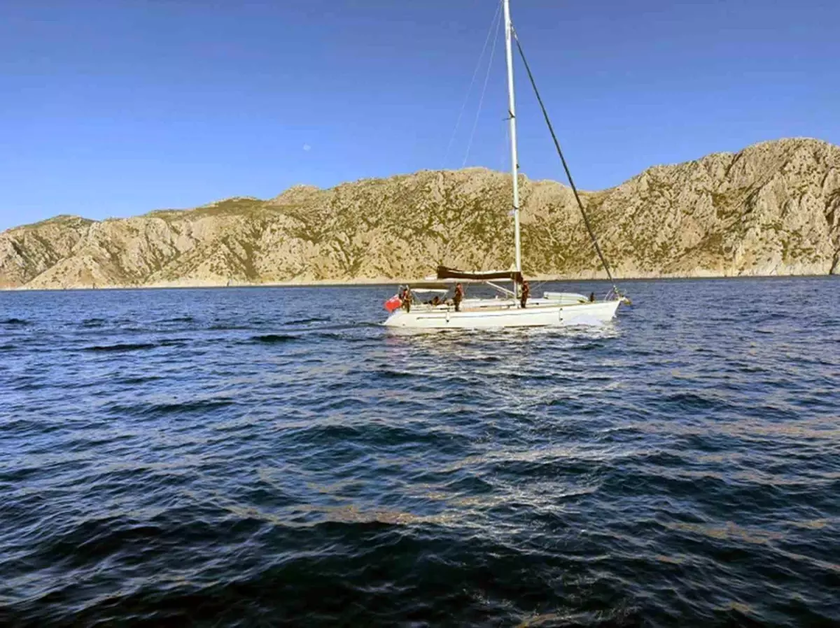 Marmaris Açıklarında Yelkenli Tekne Yakalandı