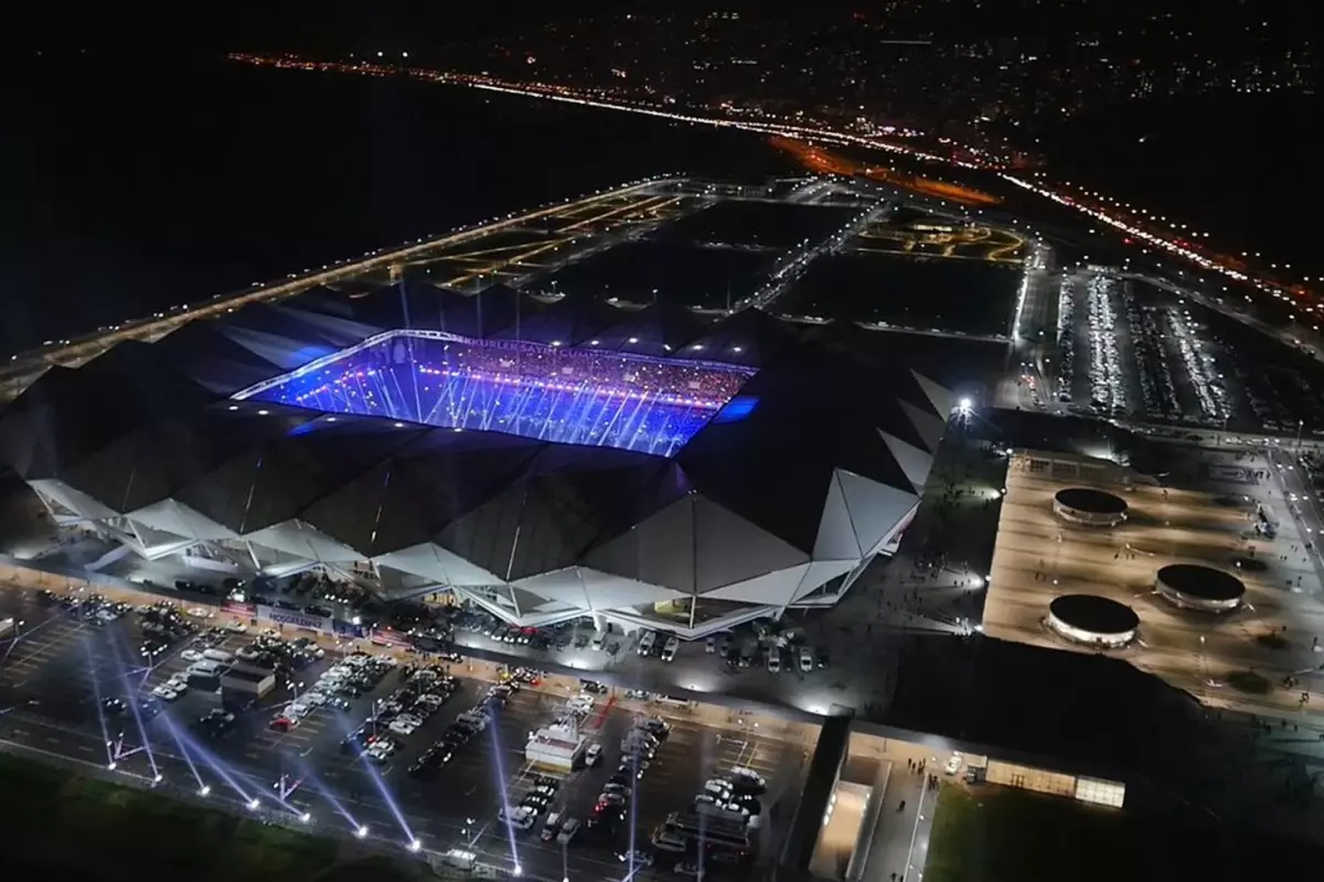 Trabzonspor’da Uğurcan Çakır Şoku: Taraftar Yönetimi İstifa Etti