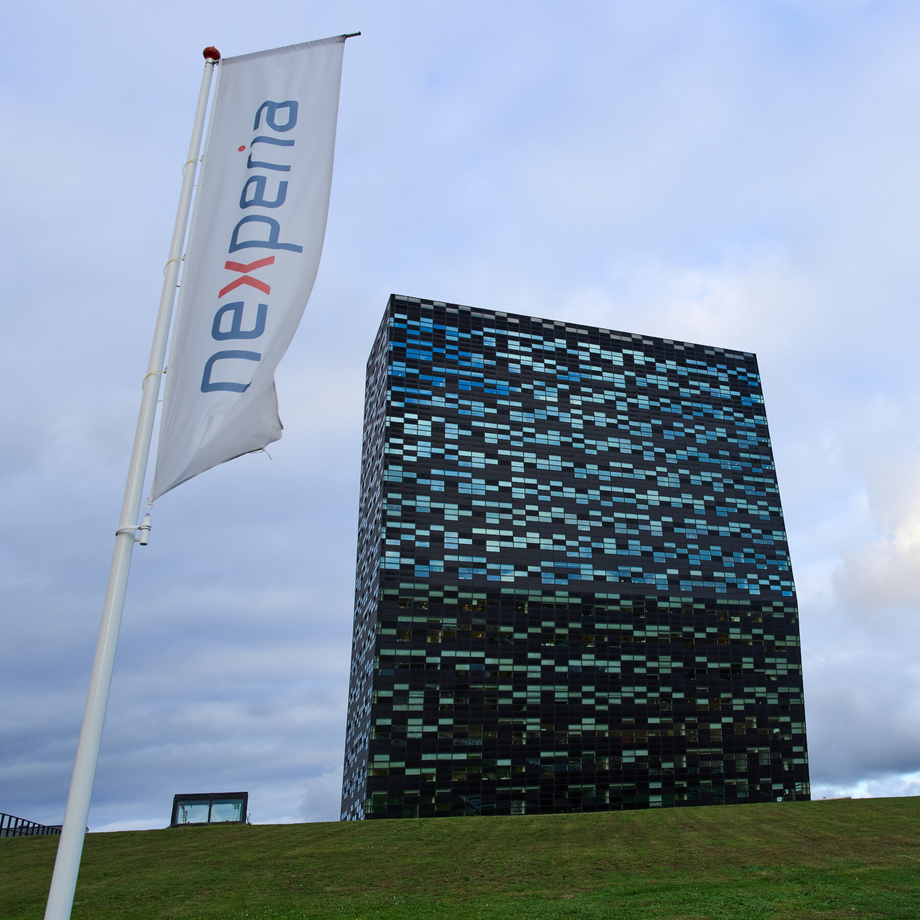 Dutch Chipmaker Caught in Crossfire of US-China Trade War