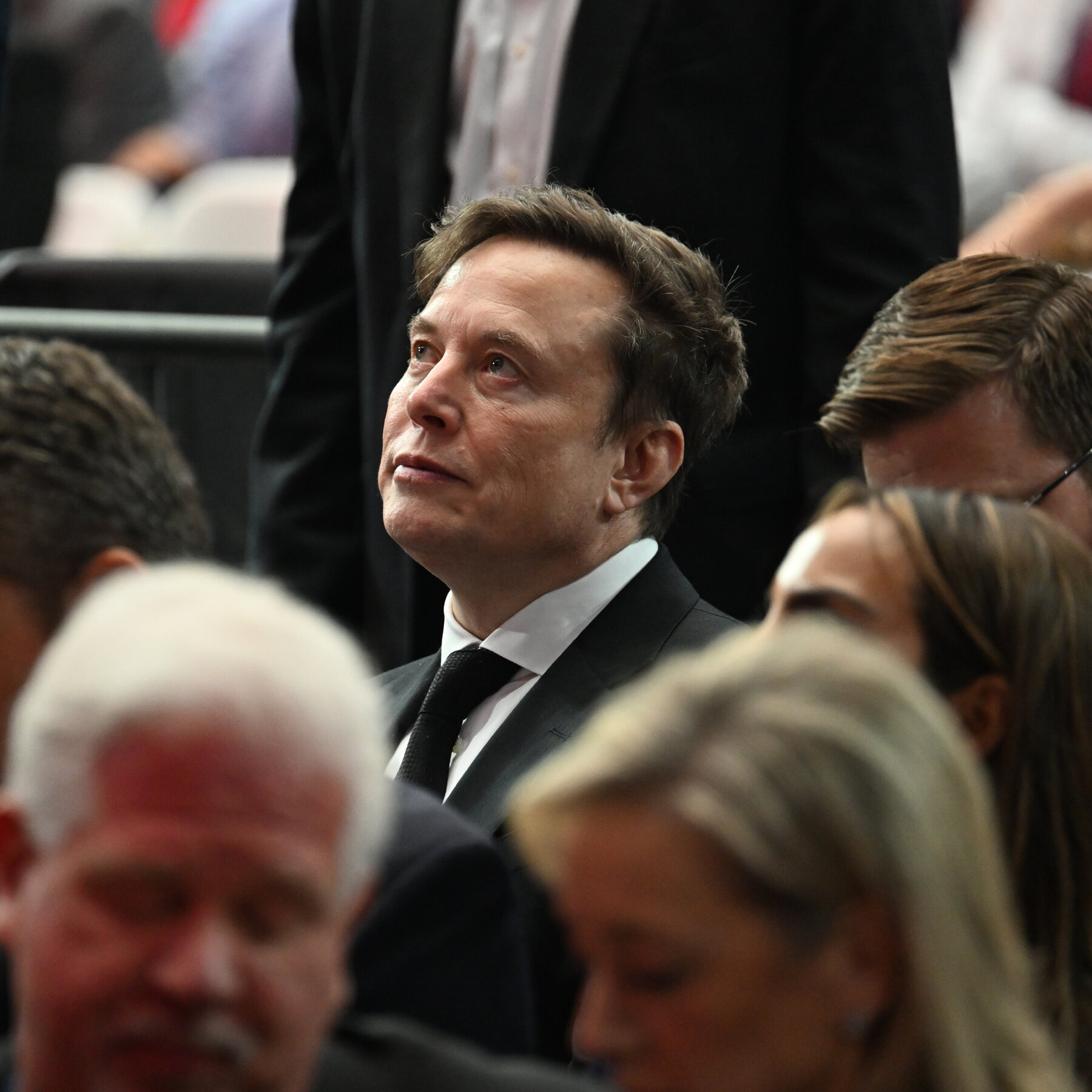 Elon Musk Takes on Wikipedia with AI-Powered Encyclopedia Grok