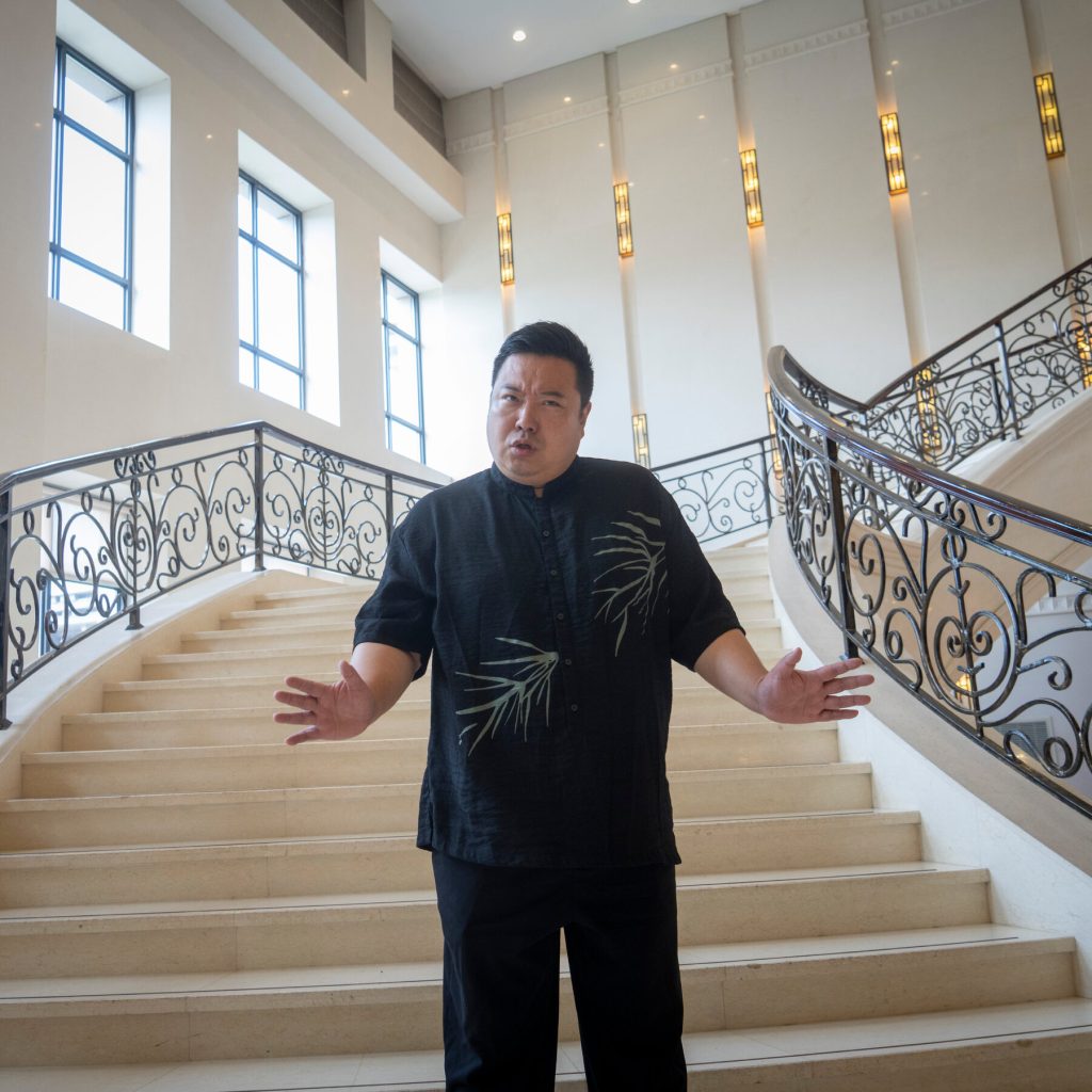 Chinese Impersonator’s Spot-On Trump Act Wins Hearts of Millions