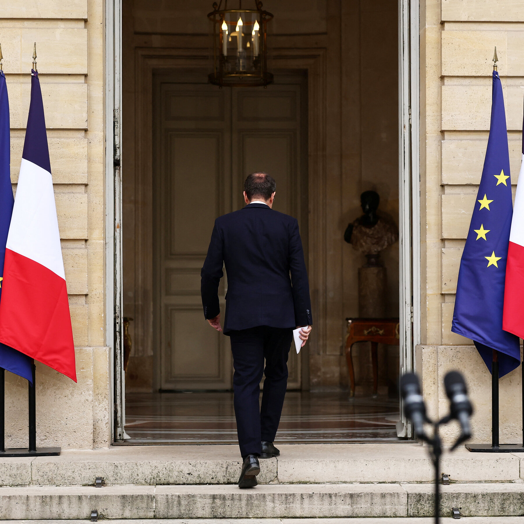 France Teeters on Brink of Chaos as Sébastien Lecornu Resigns
