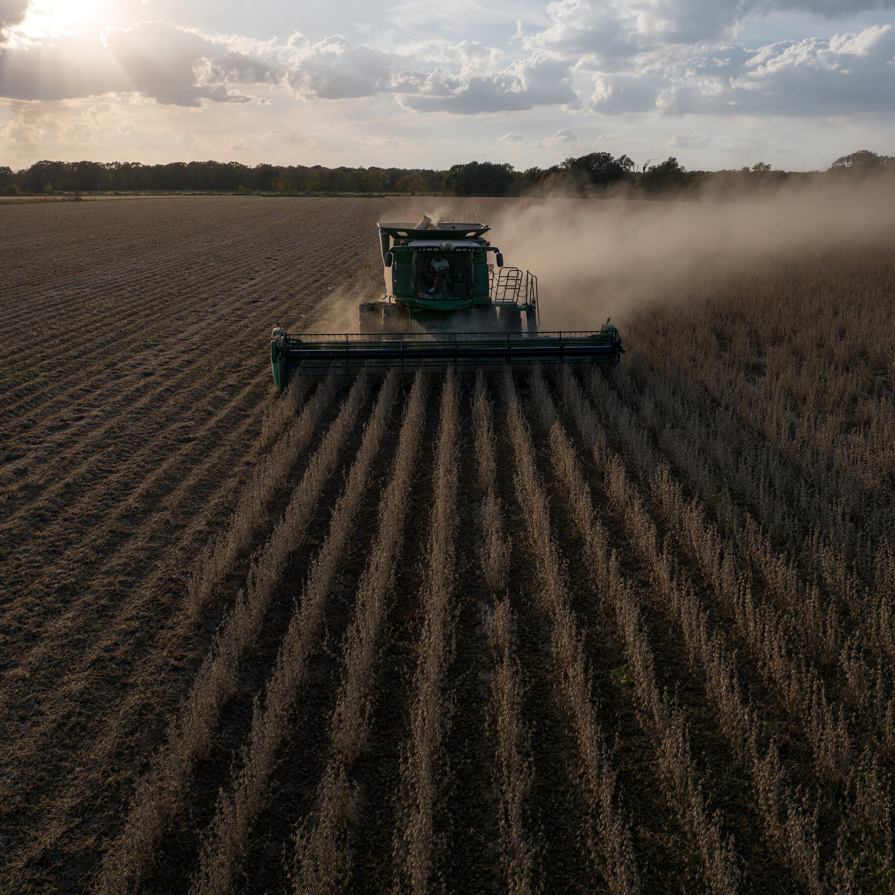 Trump to Unveil Farmer Aid as China Shuns U.S. Crops