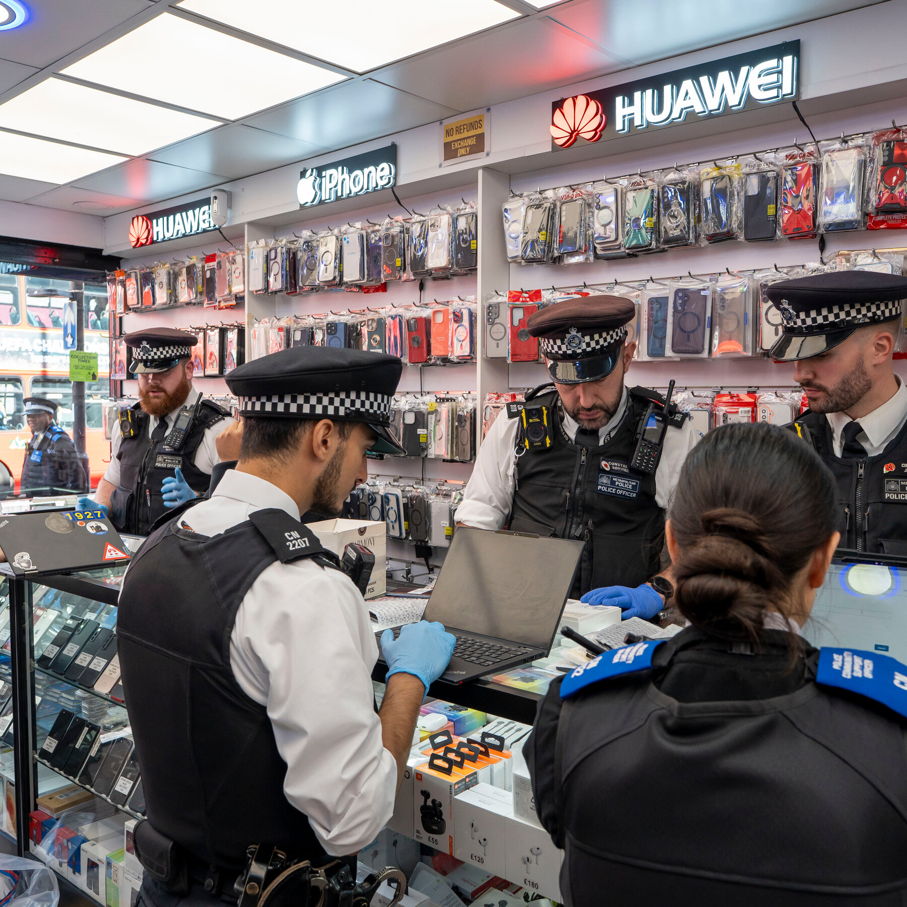 London’s Phone Theft Epidemic: Uncovering the Dark Underbelly