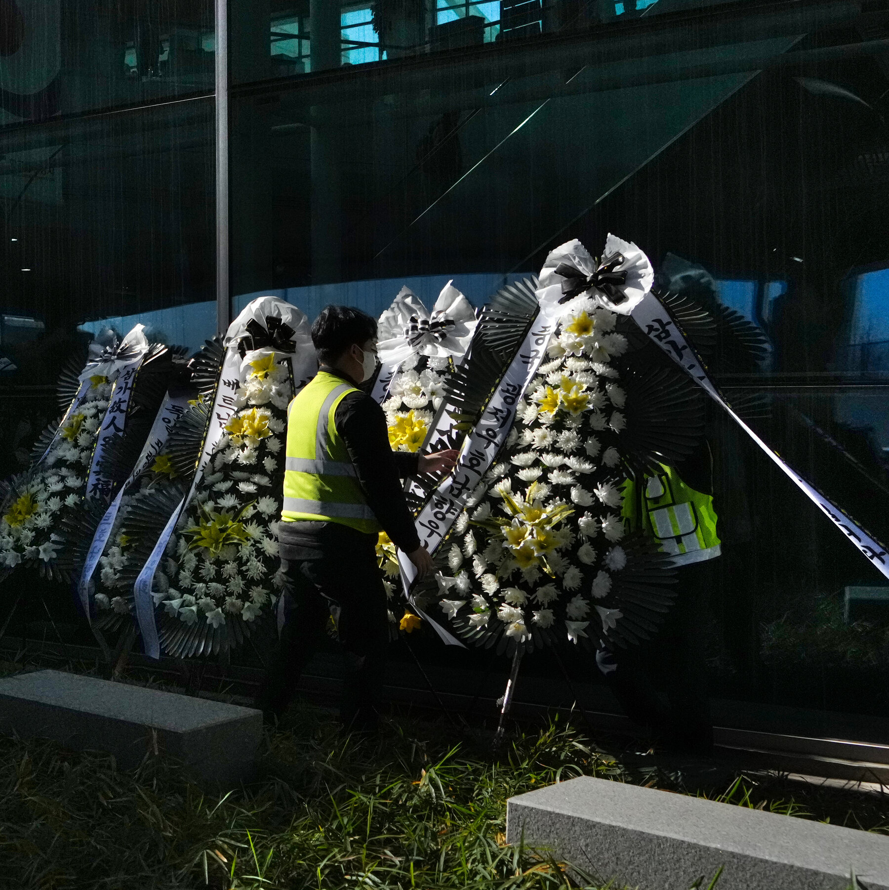 Families of Jeju Air Crash Victims Sue Boeing