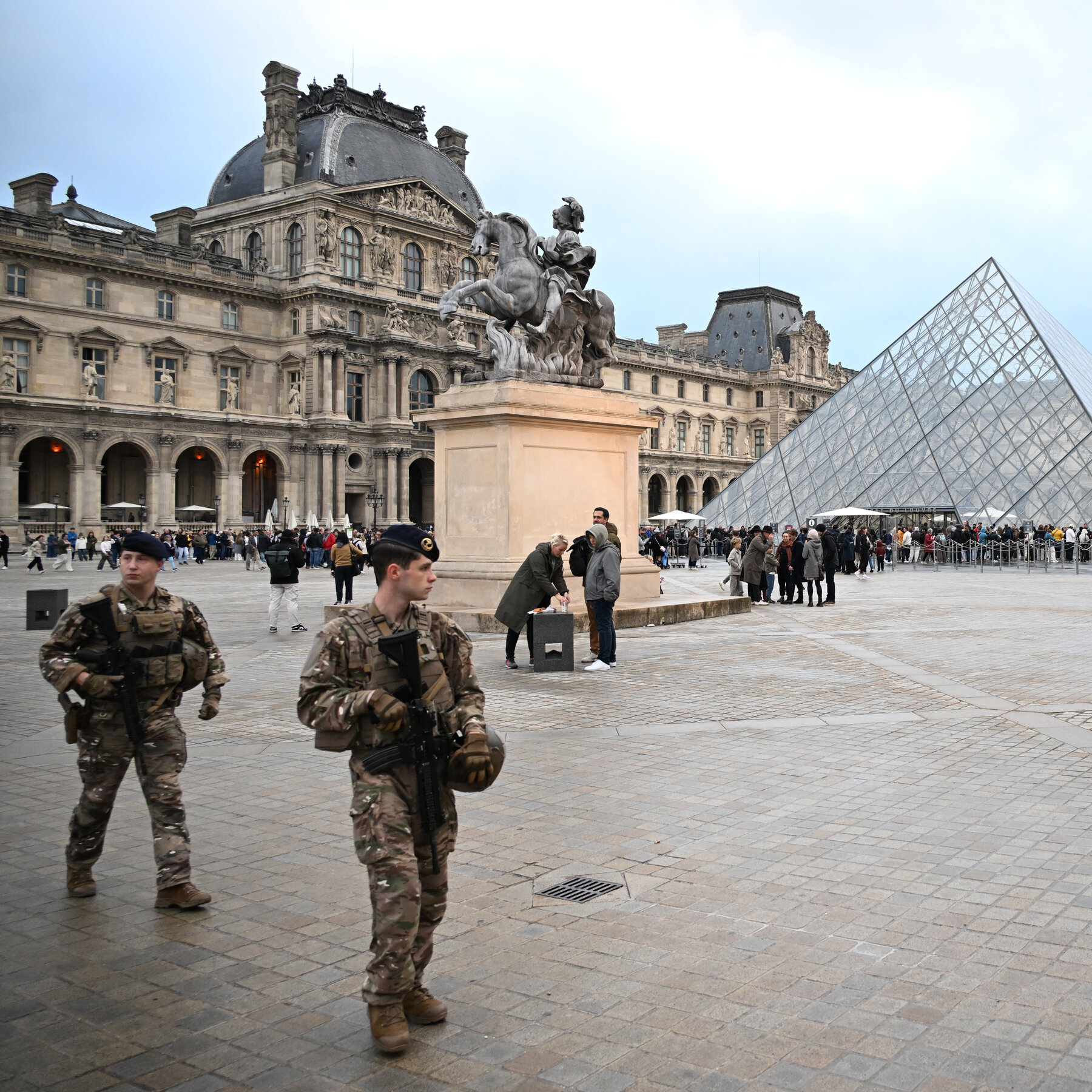 Louvre Robbery Raises Questions About Security