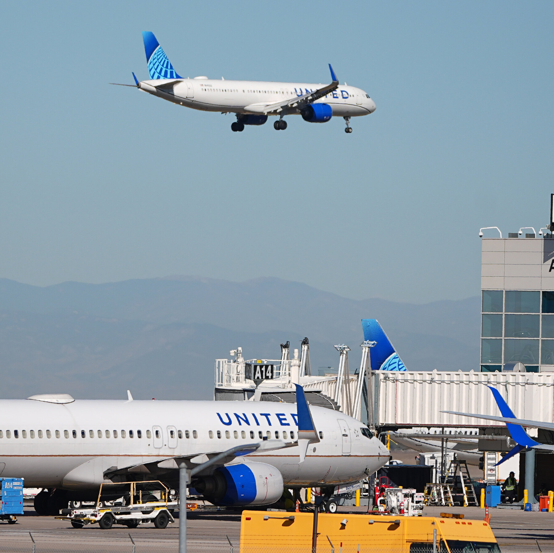 Weather Balloon May Have Cracked United Plane’s Windshield