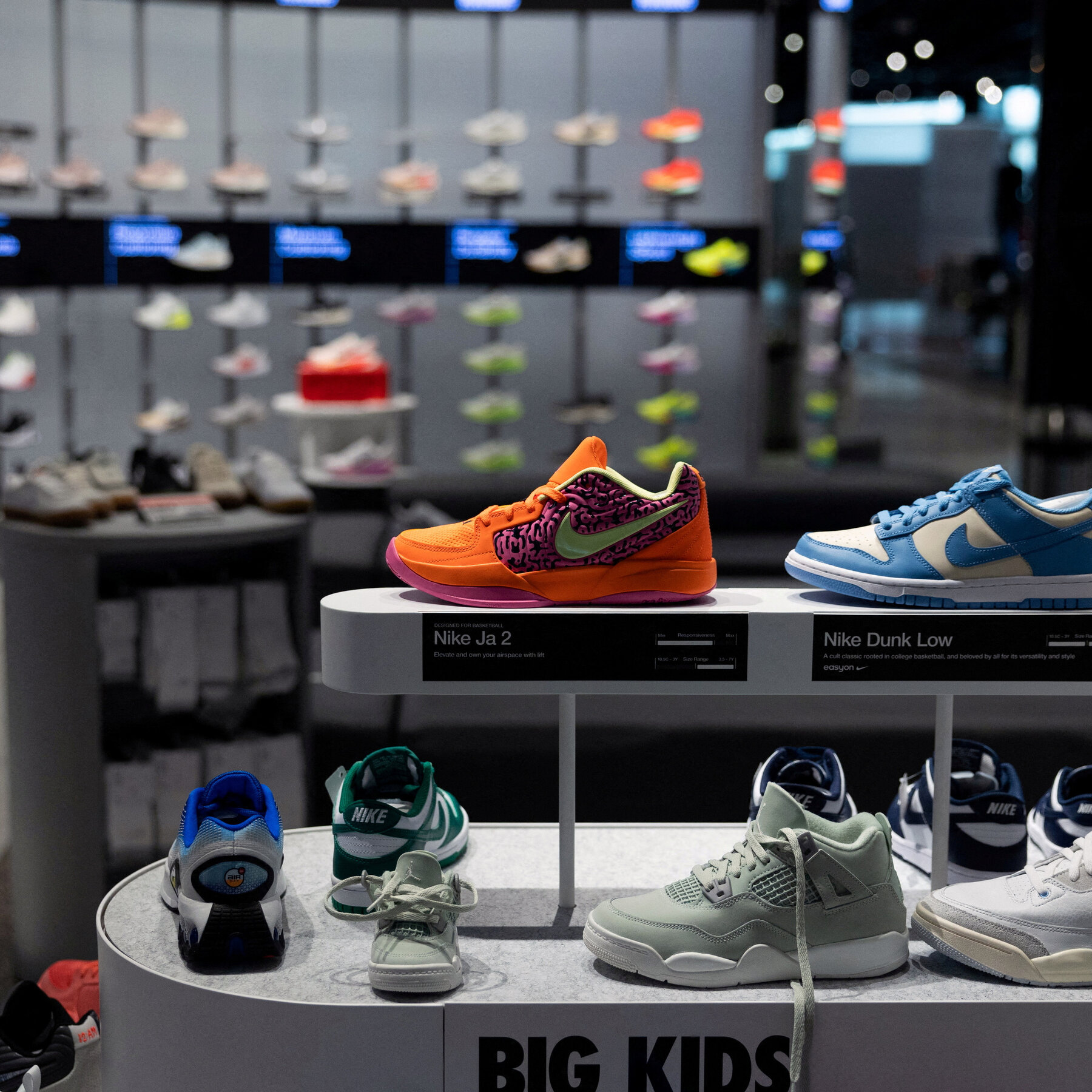 Nike’s Sales Edges Up, but Profit Plummets 31%