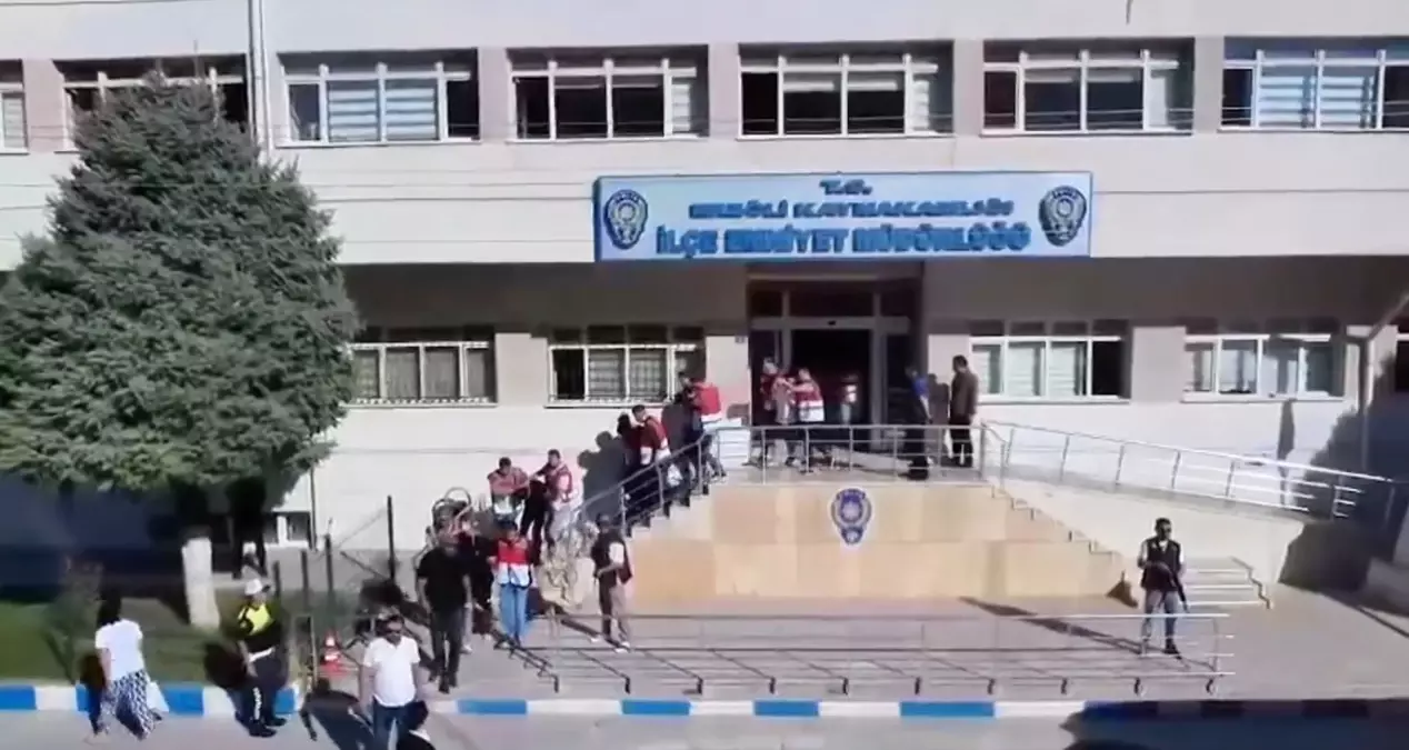 Dolandırıcılık Şebekelerine Darbe: 271 Şüpheli Yakalandı