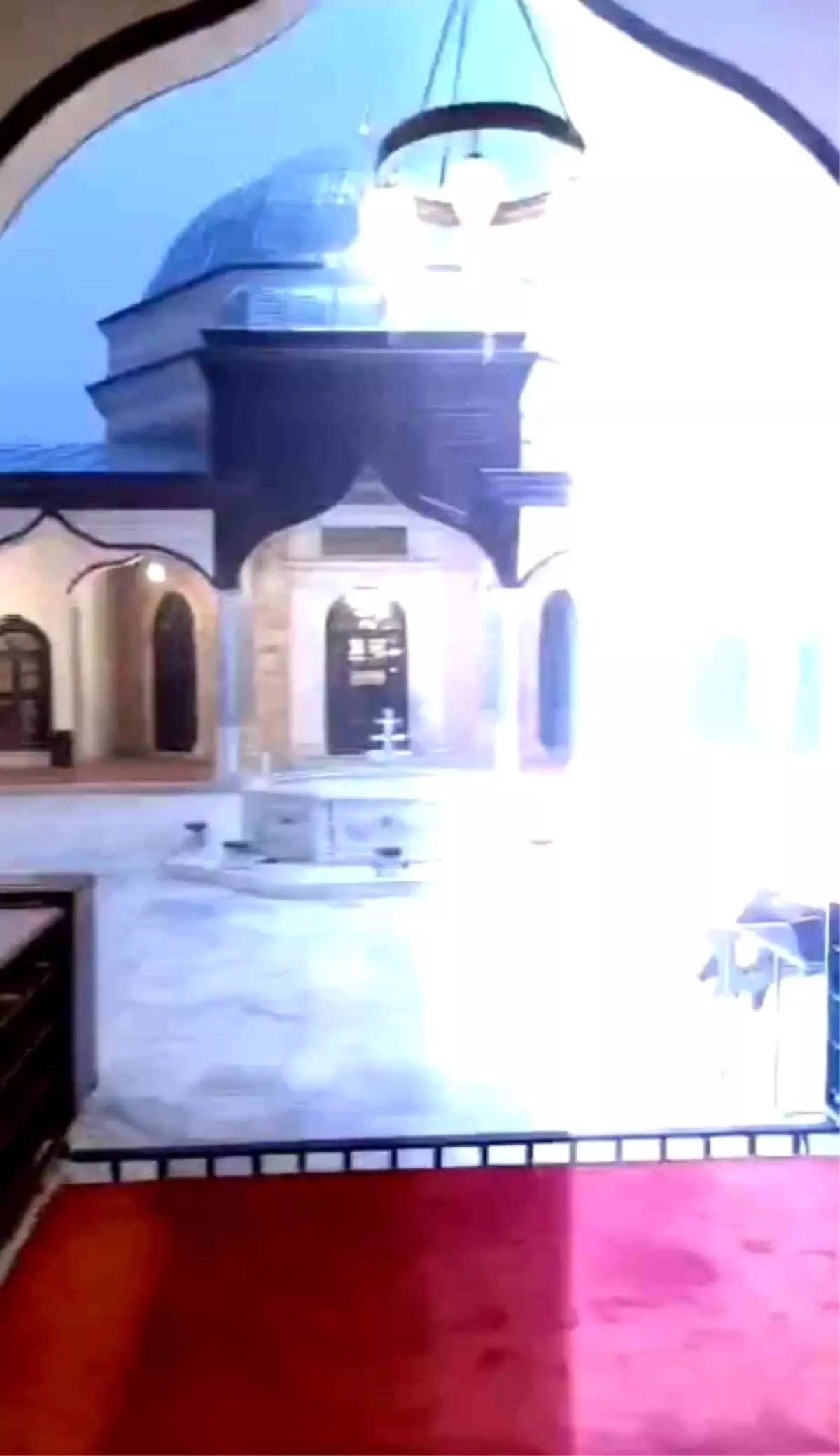 Tarihi Camiye Yıldırım Düşmesiyle Paniğe Neden Oldu