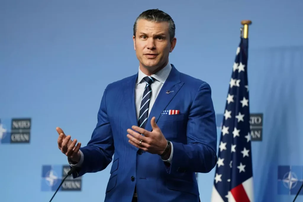 ABD Savunma Bakanı Hegseth’in Uçağı İngiltere’ye Acil İniş Yaptı
