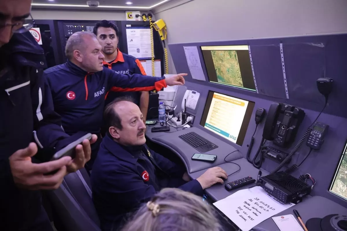 AFAD Başkanı Pehlivan, İzmir’deki Sel Bölgesinde Çalışmaları İnceledi