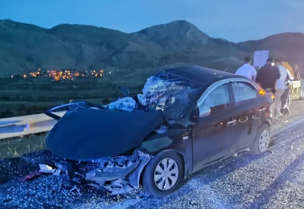 Afyonkarahisar’da Tır ile Otomobil Çarpıştı: 4 Yaralı