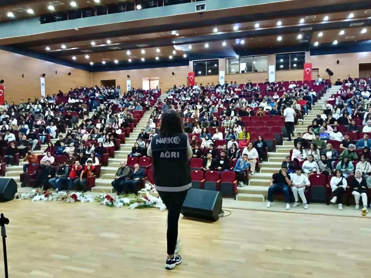 Ağrı Emniyetinden Üniversite Öğrencilerine Bilgilendirme
