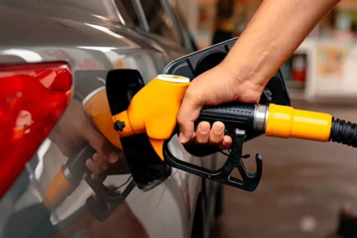 Akaryakıt Fiyatları Düşüyor: İndirimler Pompaya Yansıdı