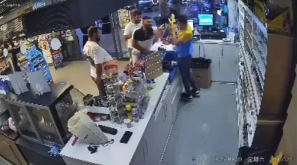 Akaryakıt İstasyonunda Kasiyer Darbelen 2 Şüpheli Tutuklandı